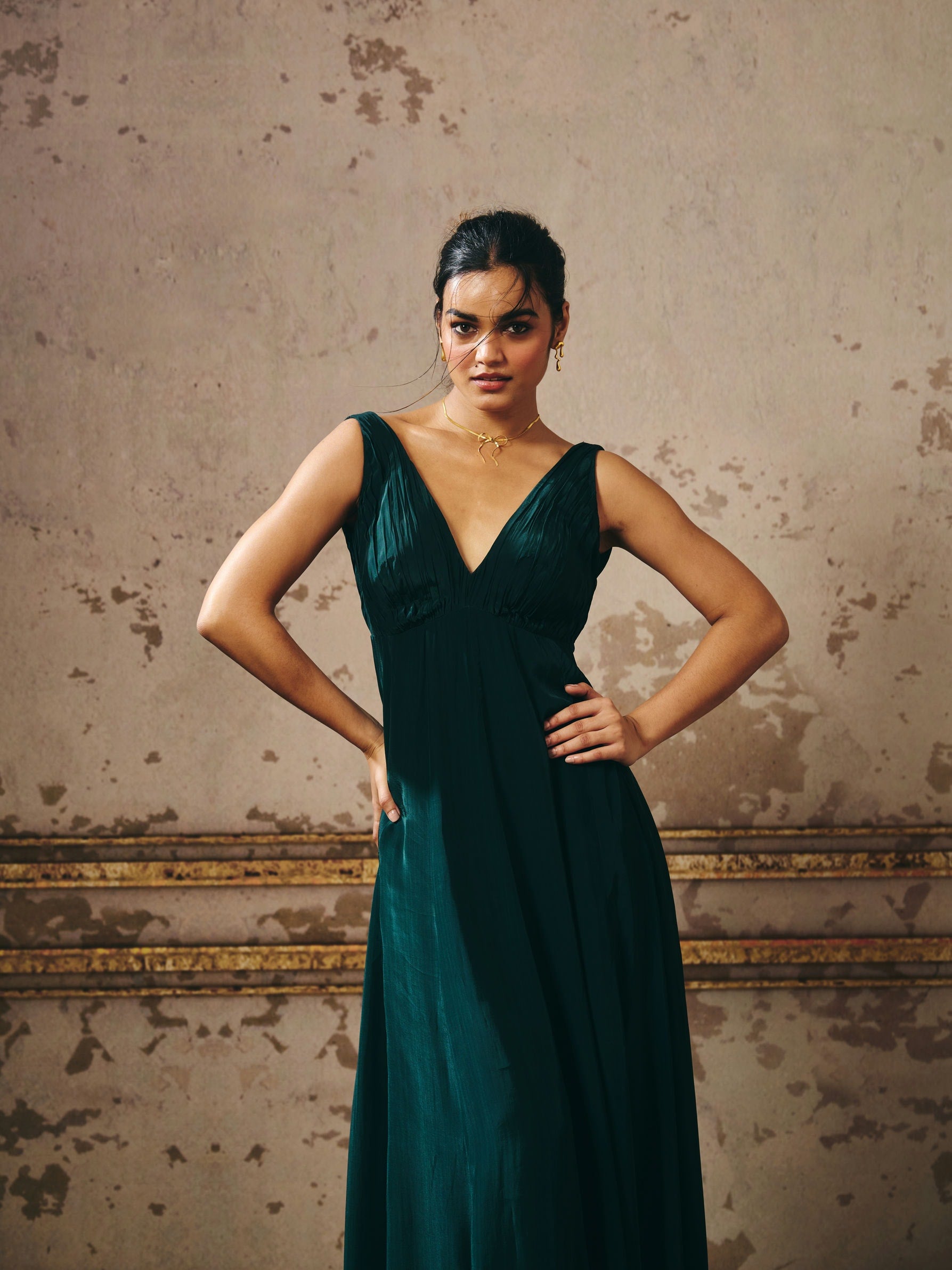 BOTTLE GREEN GOWN