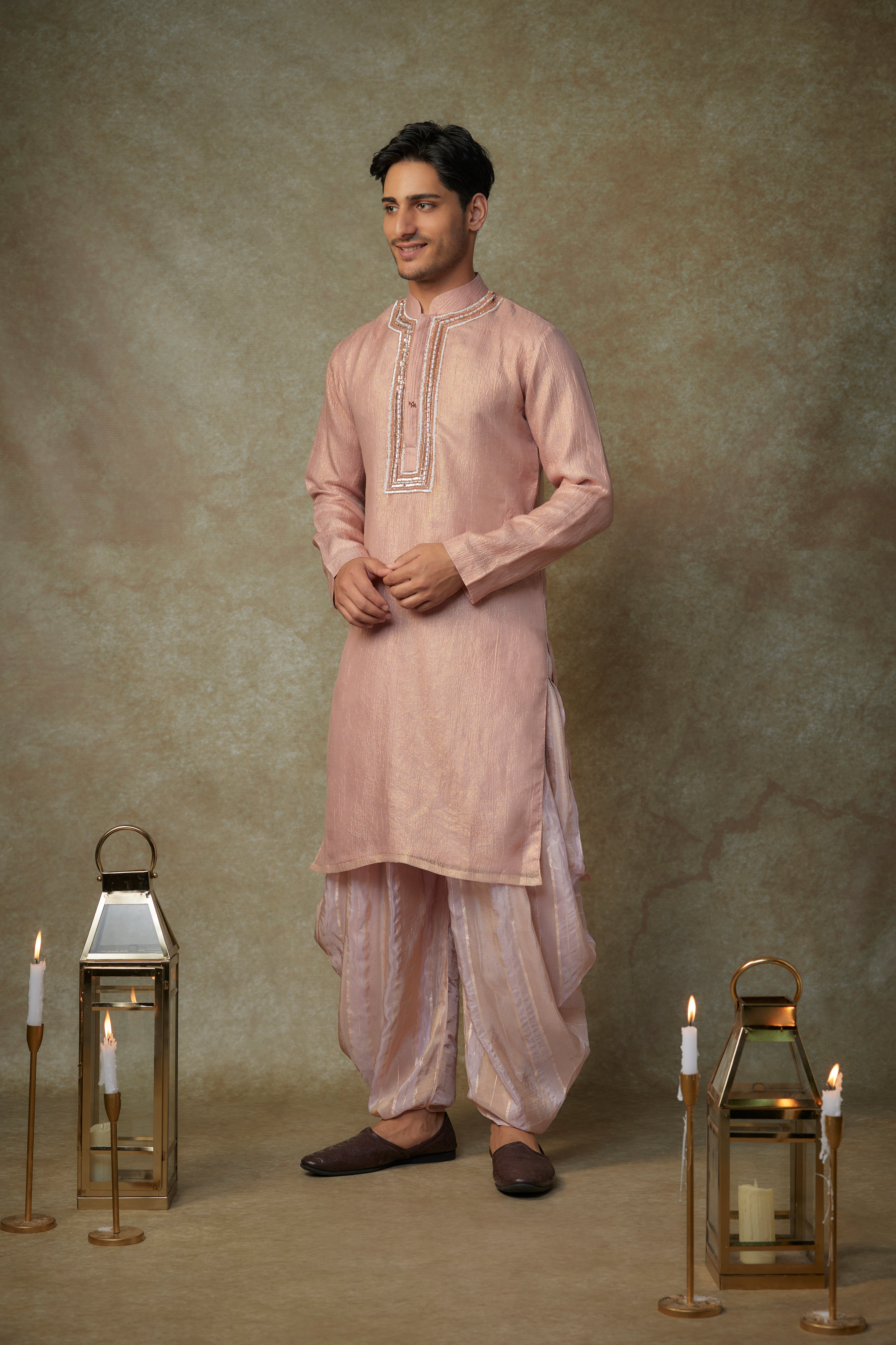 peach embroiderd kurta with pant