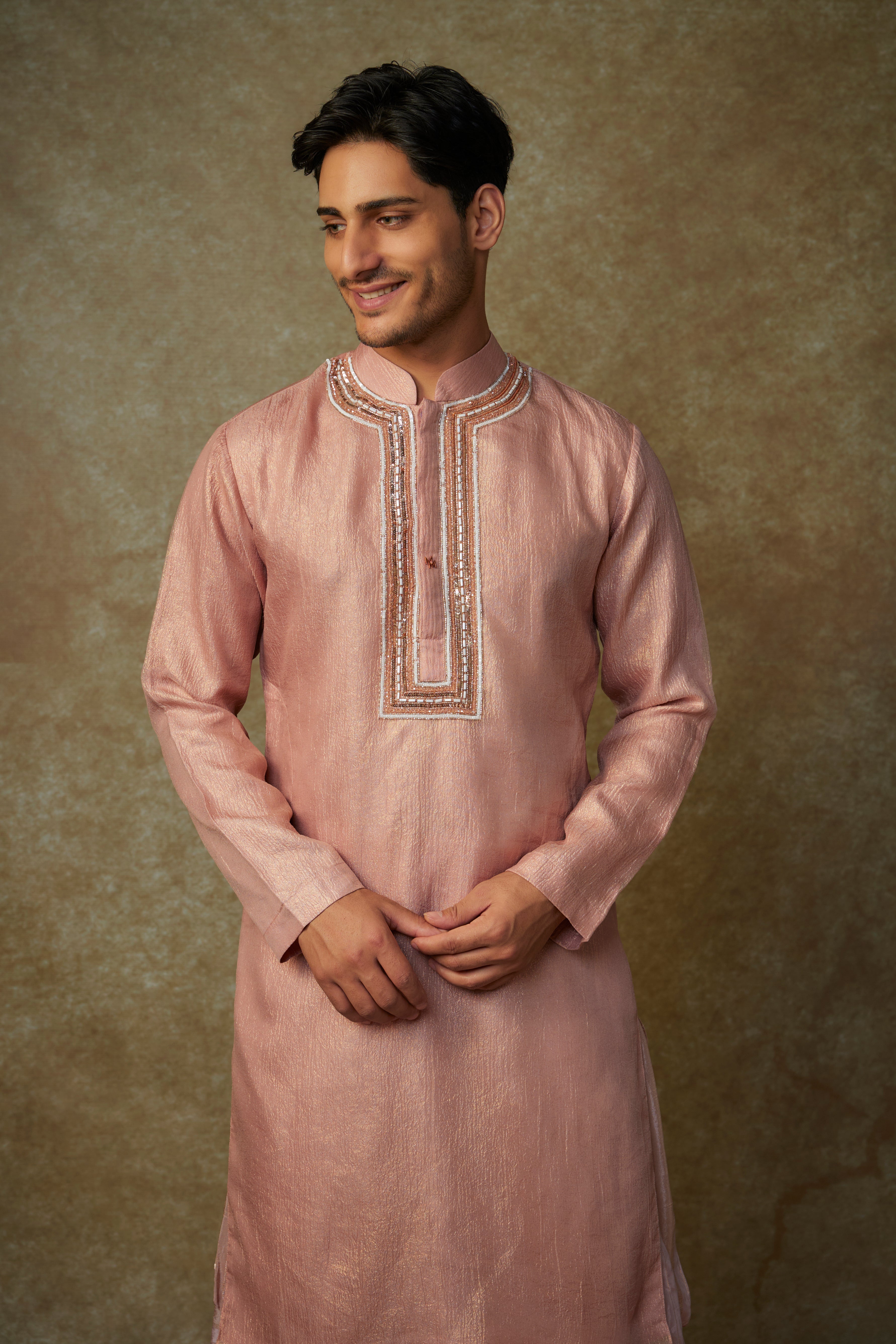 peach embroiderd kurta with pant